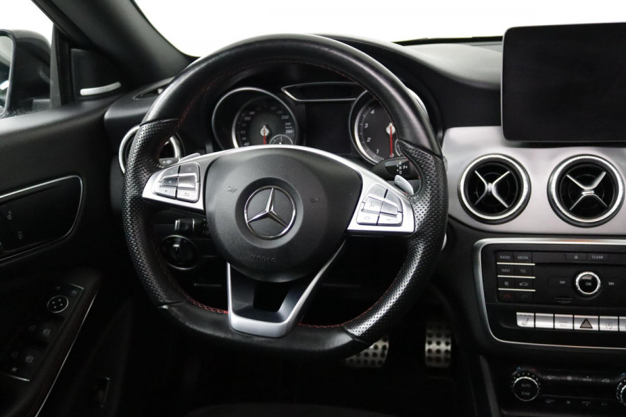 Mercedes-Benz CLA-Klasse Shooting Brake 200 AMG Sport Automaat (PANORAMADAK, STOELVERWARMING CAMERA, NAVI, GOED ONDERHOUDEN)