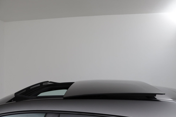Mercedes-Benz CLA-Klasse Shooting Brake 200 AMG Sport Automaat (PANORAMADAK, STOELVERWARMING CAMERA, NAVI, GOED ONDERHOUDEN)