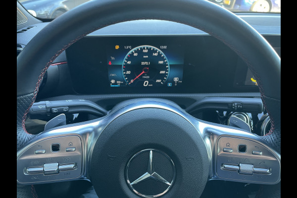 Mercedes-Benz A-Klasse 200 Business Solution AMG Clim. control - Cruise control - Start/stop - Navi systeem - Radio/DAB/Tel.vb - A-uitrijcamera - MF lederen stuurwiel - ML - LMV - Parks V+A - voorst. V+V - ramen  V+A  - Sportstoelen/sportst