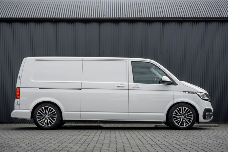 Volkswagen Transporter T6.1 2.0 TDI L2H1 | Bulli | Digitaal dashboard | LED | Leder | Adap. Cruise | Carplay | Airco