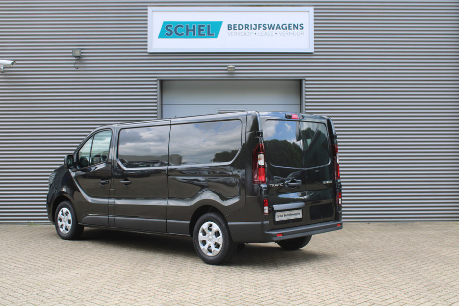 Renault Trafic 2.0 dCi 130pk T30 L2H1 Work Edition - 2x Schuifdeur - Navi - Camera - Cruise - Allseason banden - Rijklaar