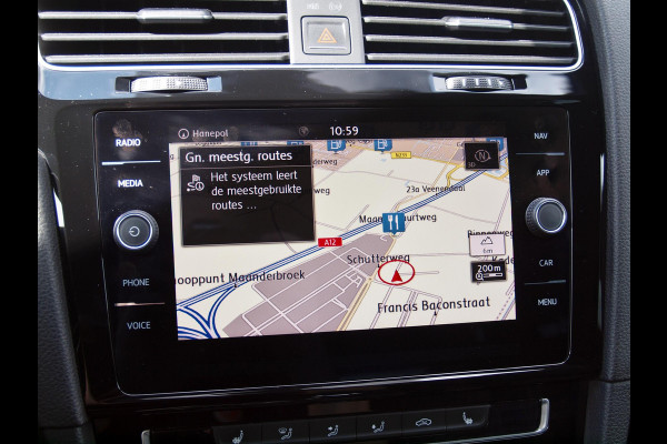 Volkswagen Golf 1.4 TSI PHEV GTE | 6-DSG | Virtual cockpit | Cruise control | Apple Carplay | Full-Map Navigatie |