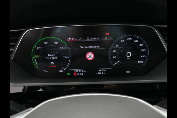 Audi e-tron e-tron 50 quattro 313pk Launch edition plus 71 kWh Panorama Navigatie Trekhaak Stoelverwarming 228