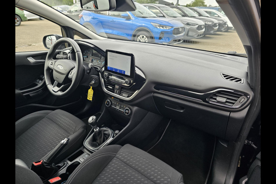 Ford Fiesta 1.0 EcoBoost Titanium X 2de eigenaar | Trekhaak | Stoelverwarming | Navigatie | Climate control | LED verlichting | Lane assist | Privacy glas | Dealeronderhouden!