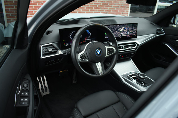 BMW 3 Serie Touring 320e M-Sport Pano ACC HUD Brooklyngrau HiFi Leder