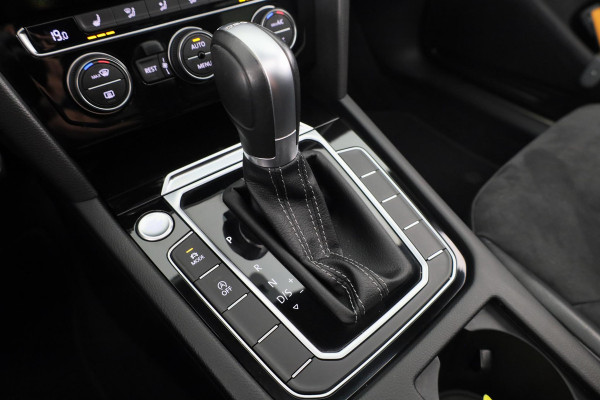 Volkswagen Arteon 1.5 TSI Business R 150pk | Camera | Navigatie |Parkeersensoren |Stoelverwarming | Digitaal Dashboard