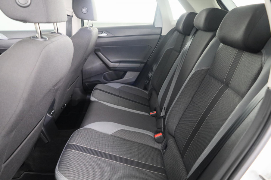 Volkswagen Polo 1.0 TSI Style 95 pk | Verlengde garantie | Navigatie via App | Parkeersensoren | Achteruitrijcamera | Stoelverwarming |