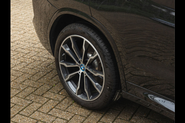BMW X3 xDrive30e M-Sport - Pano - Trekhaak - Memoryzetel - Head-up - Stuurwiel verwarmd