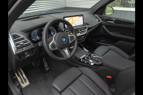 BMW X3 xDrive30e M-Sport - Pano - Trekhaak - Memoryzetel - Head-up - Stuurwiel verwarmd