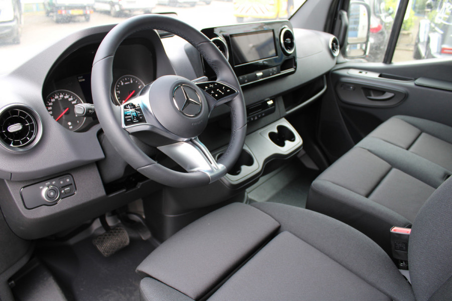 Mercedes-Benz Sprinter 319 CDI L2H2 RWD LED koplampen, 3500 kg Trekhaak, Smartphone integratie pakket,