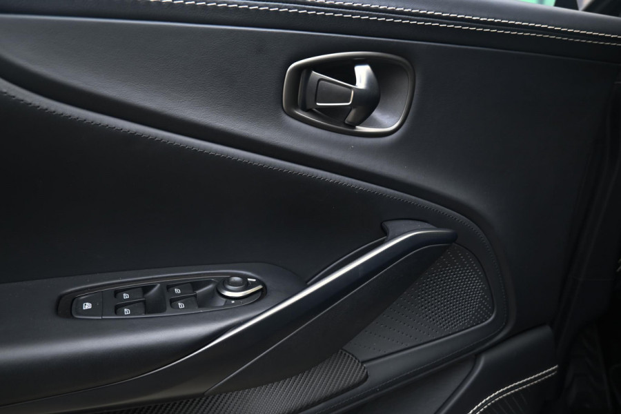Aston Martin Dbx 4.0 V8 *Panorama / Stoelventilatie / 360 camera / Volledig Leder / Stuurverwarming / 22 Inch*