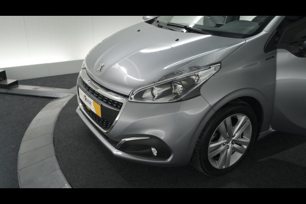 Peugeot 208 PureTech 110 Signature | Navigatie | Parkeersensoren | Cruise Control | Airco