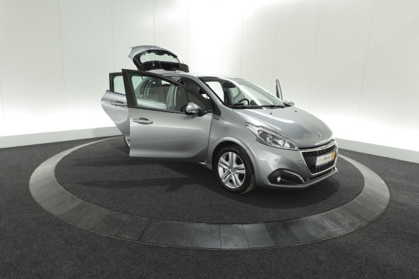 Peugeot 208 PureTech 110 Signature | Navigatie | Parkeersensoren | Cruise Control | Airco