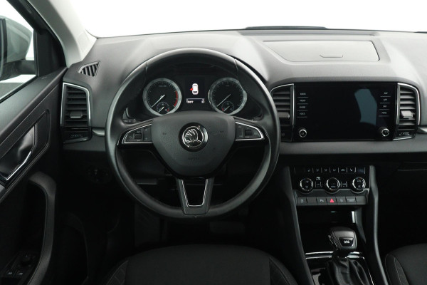 Škoda Karoq 1.0 TSI Ambition Business Automaat (TREKHAAK AFNEEMBAAR, STOELVERWARMING, CAMERA, PDC V+A, CARPLAY, GOED ONDERHOUDEN)