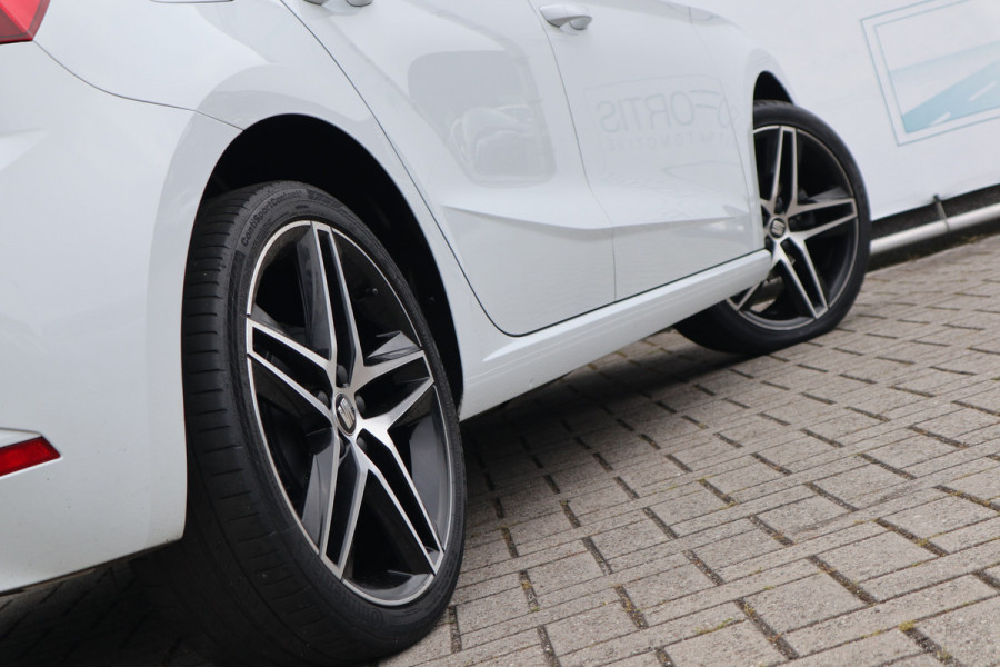 Seat Ibiza 1.0 TSI FR Business Intense Plus NL AUTO | BEATS | VIRTUAL COCKPIT | PANO | HALF LEDER | FABRIEKSGARANTIE |