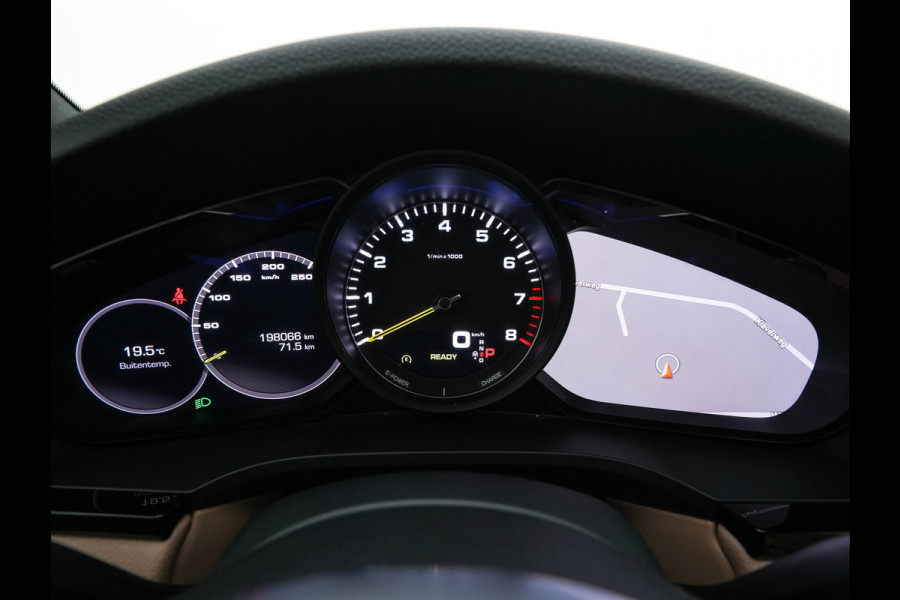 Porsche Cayenne 3.0 E-Hybrid Sport-Chrono-Pack (INCL-BTW) *PANO | NAPPA-VOLLEDER | FULL-LED | BOSE-SURROUND | MEMORY-PACK | AIR-SUPENSION | NAVI-FULLMAP | CAMERA | DAB+ | SPORT-SEATS | 22''ALU*