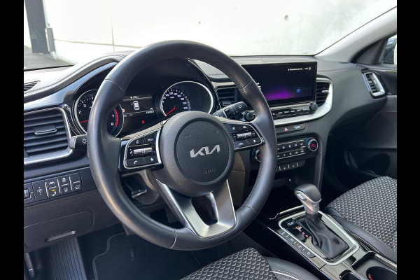 Kia Ceed Sportswagon 1.5 T-GDi MHEV DynamicPlusLine | Automaat | Camera | Cruisecontrol | 17 '' Lichtmetalen Velgen | Black pack |
