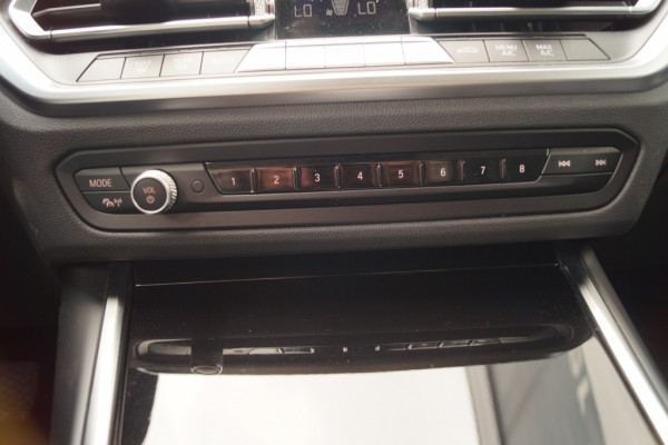 BMW 3-serie 316d Automaat Sportline Edition -LEER-LED-ECC-