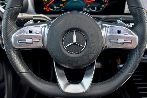 Mercedes-Benz CLA-Klasse 200 AMG "Edition", Pano, Camera, CarPlay, Sfeer!