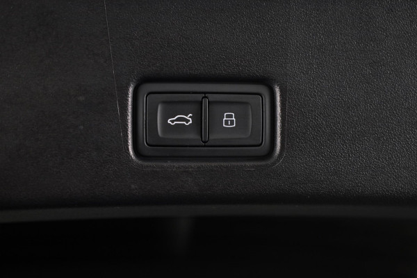 Audi Q4 Sportback e-tron 35 S edition 55 kWh 170pk Navigatie | Parkeercamera | Stoelverwarming | Adaptieve cruise controle