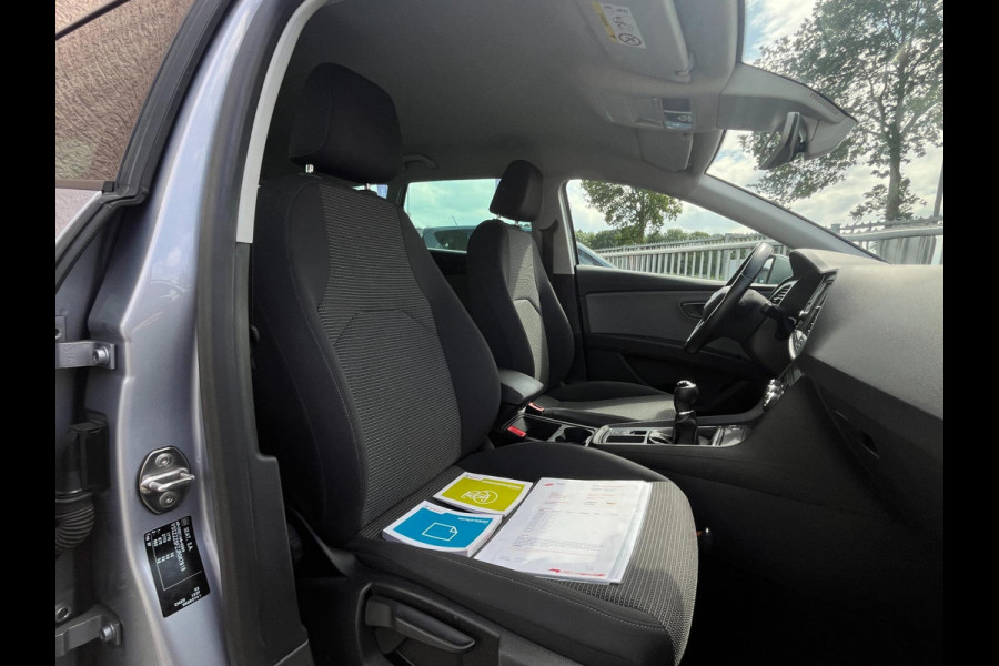 Seat León ST 1.0 EcoTSI Style Business Intense ADAPTIEVE CRUISE / TREKHAAK / PDC / CARPLAY / NAVI / ECC / NL AUTO