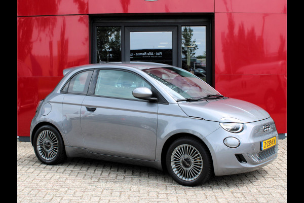 Fiat 500 3+1 Icon 42 kWh | 16" Velgen | keyless entree | Parkeersensoren