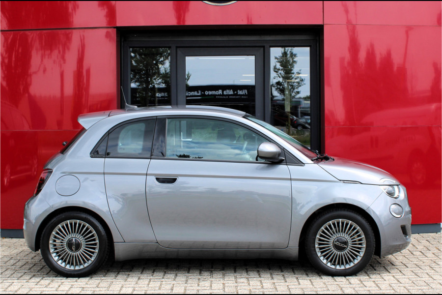 Fiat 500 3+1 Icon 42 kWh | 16" Velgen | keyless entree | Parkeersensoren