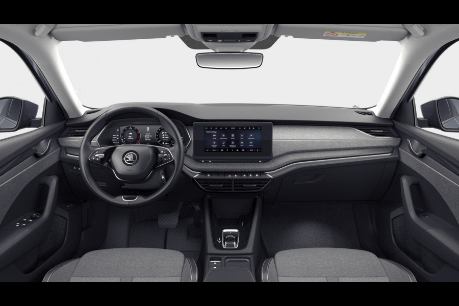Škoda Octavia Combi FL First Edition 1.5 TSI m-HEV 115 pk 7 versn. DSG | Advance Pakket | 17 inch Rotare Velgen | Lodge Interieur