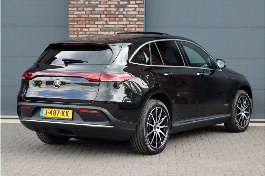 Mercedes-Benz EQC 400 4-MATIC Premium+ AMG Line 80 kWh, Schuifdak, Distronic+, Memory, Burmester, Trekhaak, Keyless Go, Surround Camera, Luchtkwaliteitspakket, Etc.