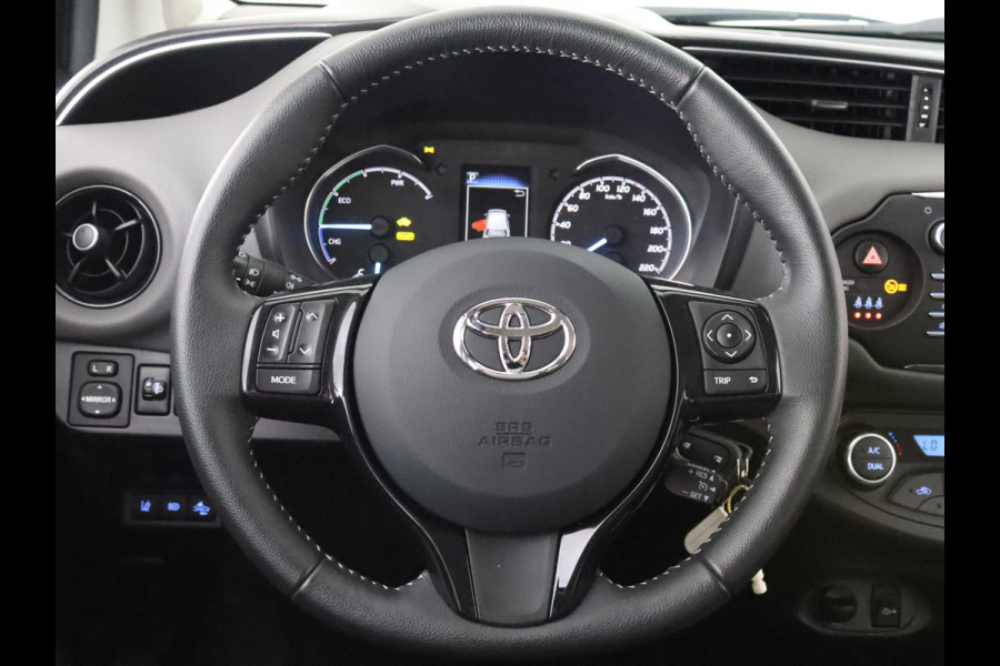 Toyota Yaris 1.5 HYBRIDE AUTOMAAT BI-TONE GARANTIE TOT 2028 !! CAMERA.CRUISE.SAFETY-SENSE.