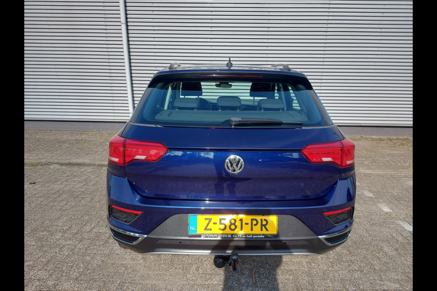 Volkswagen T-Roc 1.5 TSI Style Automaat,trekhaak, applecarplay/android/nav,airco,cruisecontrol,stoel/stuurverwarming,parkeersensoren,trekhaak