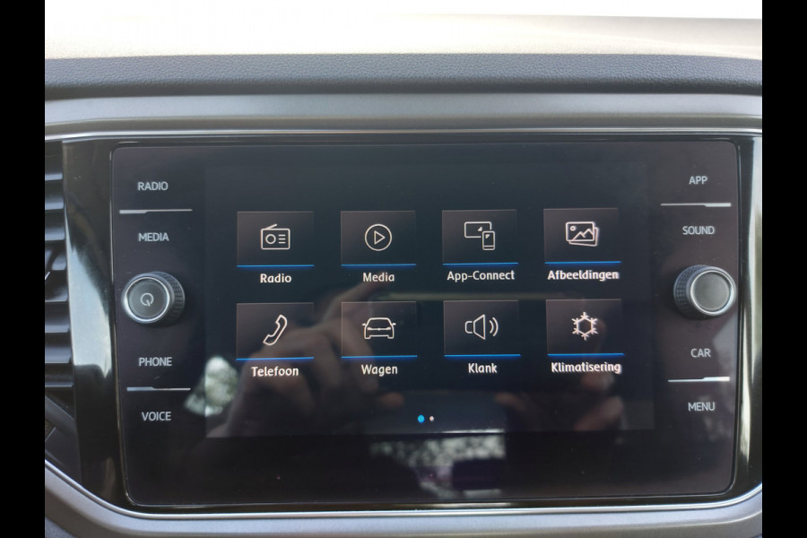 Volkswagen T-Roc 1.5 TSI Style Automaat,trekhaak, applecarplay/android/nav,airco,cruisecontrol,stoel/stuurverwarming,parkeersensoren,trekhaak