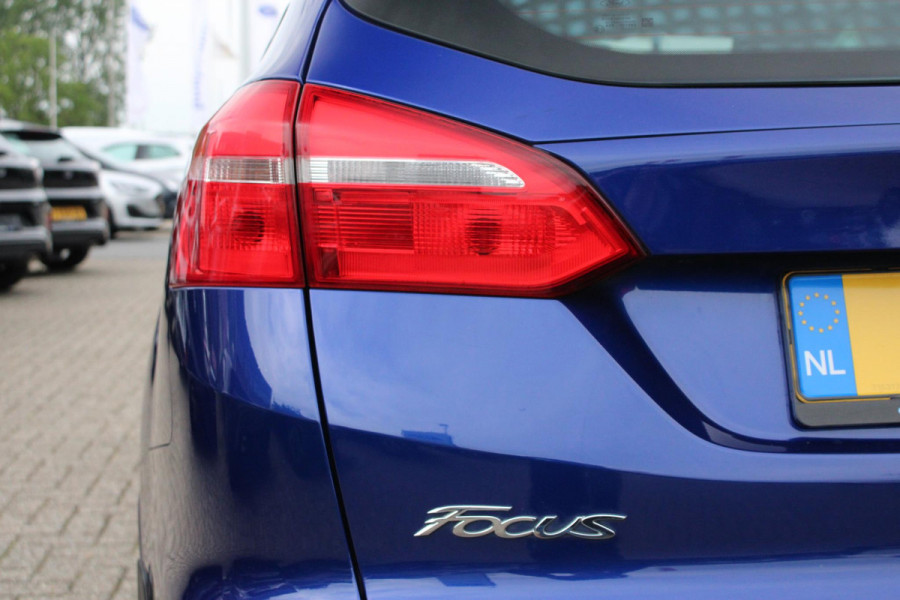 Ford FOCUS Wagon 1.0 Titanium | Verwarmde voorruit | Trekhaak | dealer onderhouden