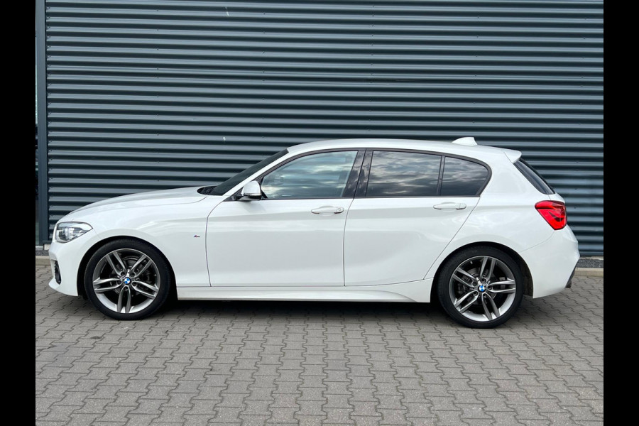 BMW 1-serie 118i M-Sport Shadow | Led | Alcantara Sportstoelen | Navigatie | Parkeersensoren | Cruise Control |