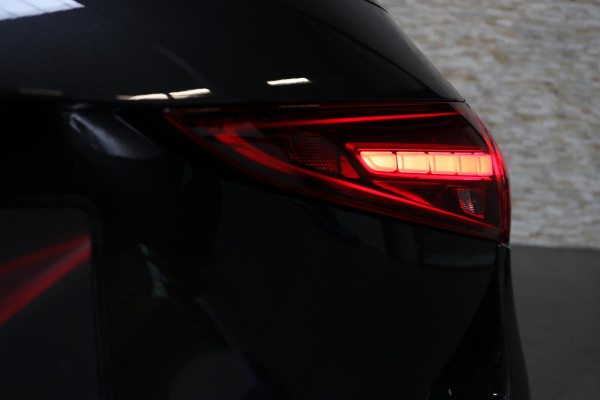 Mercedes-Benz C-Klasse 300 e AMG Line | Pano | Sfeer | Memory | Digital Light | Trekhaak | Distronic | Keyless | Parfumering | Niveauregeling | Vol opties! |