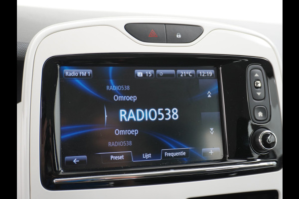 Renault ZOE R90 Life 41 kWh (11.095 na Subsidie) EIGEN-ACCU Navi Apple Carplay Android MultiMedia-vb. LED-V+A PDC ECC DAB Connected R-Link C Achteropkomend verkeer waarschuwing  interieur voorverwarming/(koeling) laatste beurt uitgevoerd bij 63.231km