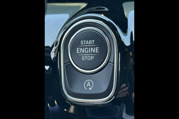 Mercedes-Benz A-Klasse 180 AMG Line Clima Navi 360 cam HUD LED 19" Facelift model