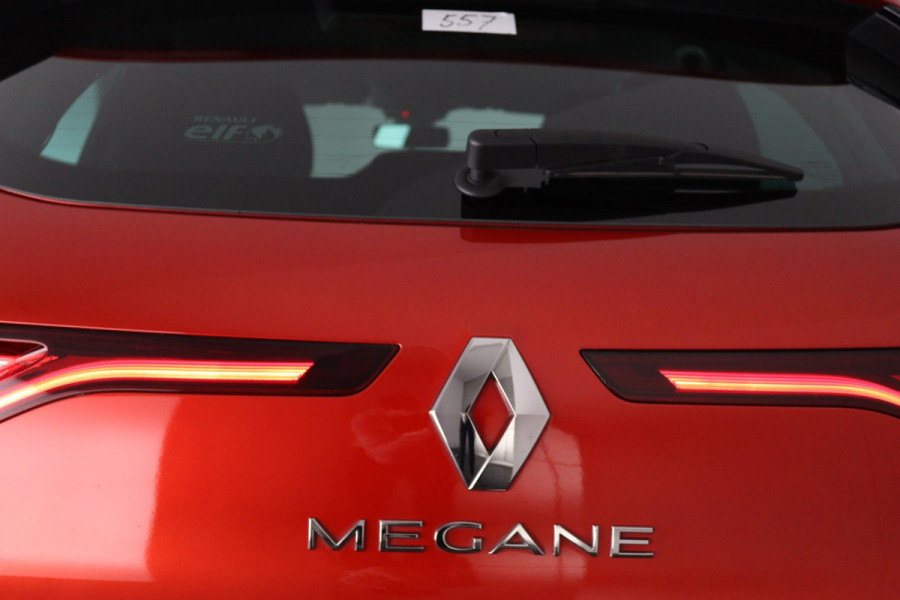 Renault Mégane 1.3 TCe LIMITED AUTOMAAT TOT 2 JR GARANTIE Navi | Climate Control | Cruise Control | Safety pakket | Voorstoelen verwarmd | Parkeersensor achter | keyless entry | start & stop