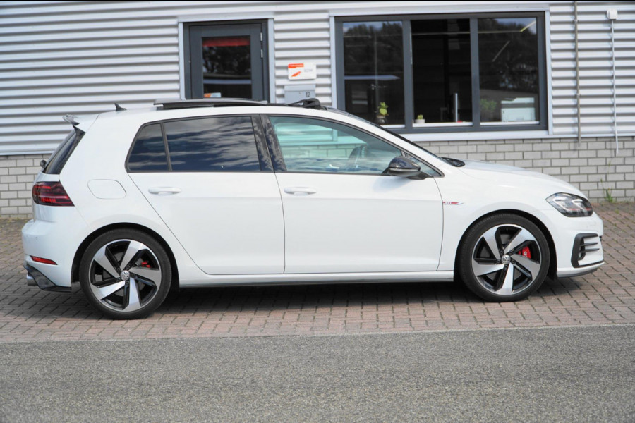 Volkswagen Golf 2.0 TSI GTI Performance PANO