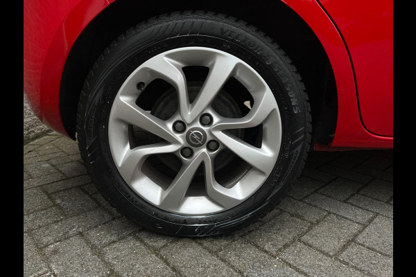 Opel Corsa 1.4 Edition AUTOMAAT / CARPLAY / CRUISE / STOEL & STUUR VERWARM. / CAMERA / PDC