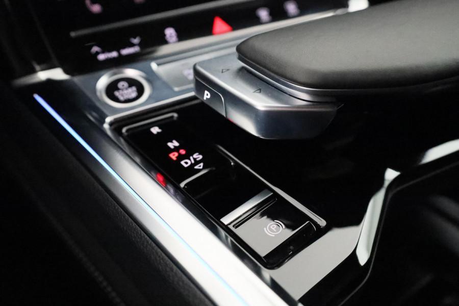 Audi e-tron Sportback 55 quattro S edition 95 kWh 408pk | Adaptieve cruise controle | Parkeercamera | 21 inch Lichtmetalen velgen