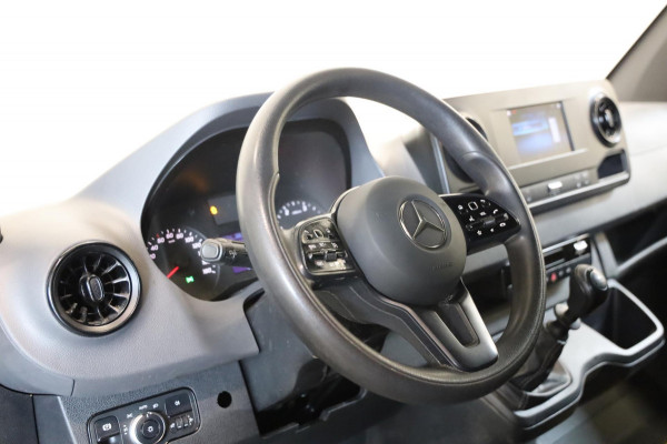 Mercedes-Benz Sprinter 314 CDI L2/H2 ZWART CAMERA CLIMA IMPERIAAL TREKHAAK PDC STOELVERWARMING TOP BUS LEASE v/a € 199,- p.m.