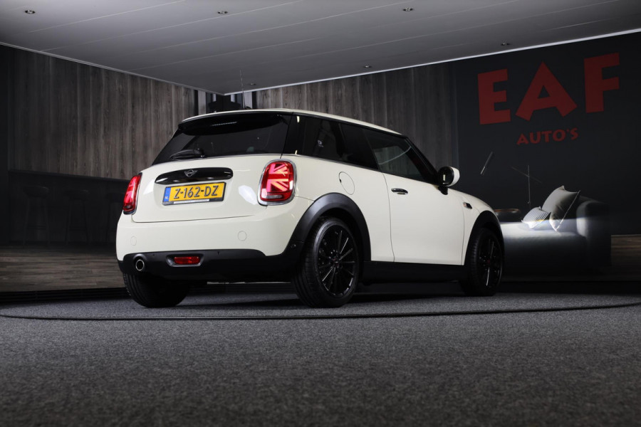 MINI Mini 1.5 Cooper Chili / AUT / FACELIFT / Navi / Cruise Control / Ecc / Elek Pakket / Led / Pdc / 17 Inch