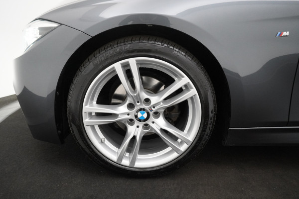 BMW 3 Serie Touring BWJ 2019 / 318 136PK i M Sport Edition Automaat | LEER | LED | CLIMA | NAVI | 18'' LMV | M interieur |