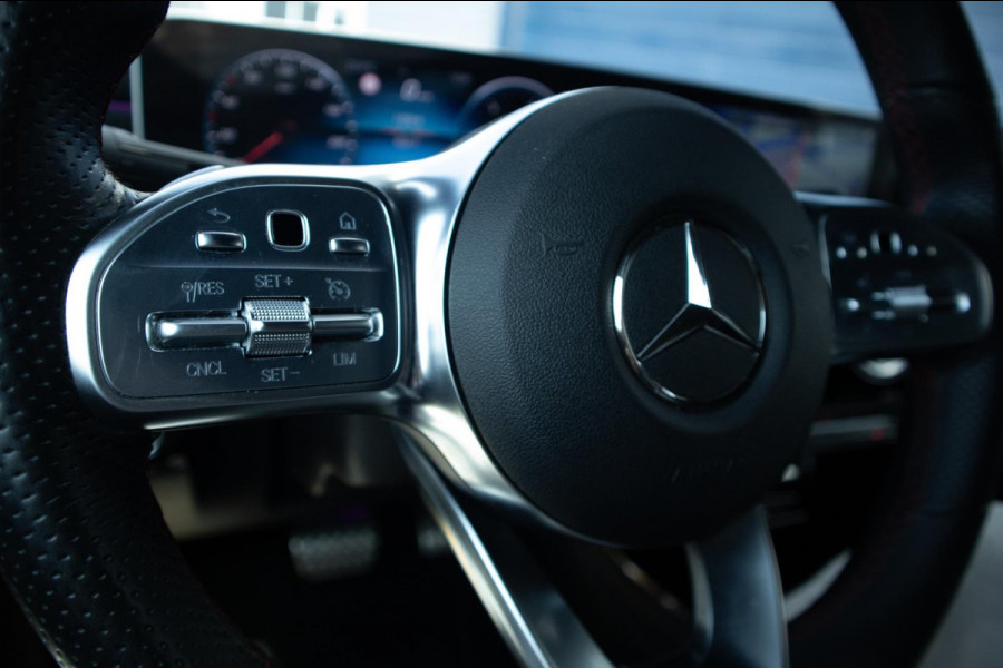 Mercedes-Benz CLA-Klasse 180 Business Solution AMG Widescreen ambient lighting