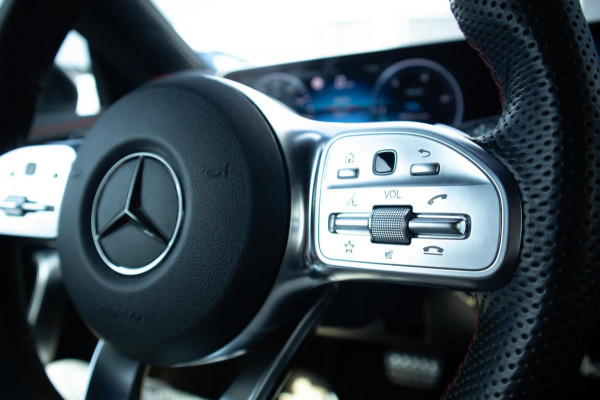 Mercedes-Benz CLA-Klasse 180 Business Solution AMG Widescreen ambient lighting