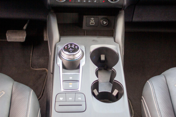 Ford Kuga 2.5 PHEV Vignale | Prijs rijklaar incl. 12 mnd garantie | Lmv Pdc Navi Camera Apple/Android carplay Stoelverw DAB