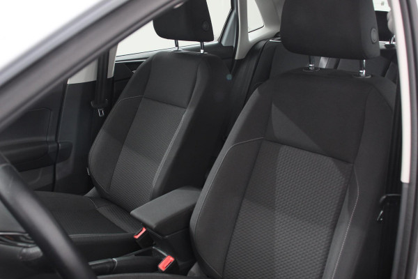 Volkswagen Polo 1.0 TSI Comfortline | Navigatie | Apple Carplay/Android Auto | Automaat | Lichtmetalen Velgen | Airco | Trekhaak | Parkeersensoren Voor en Achter | Multifunctioneel Stuurwiel |