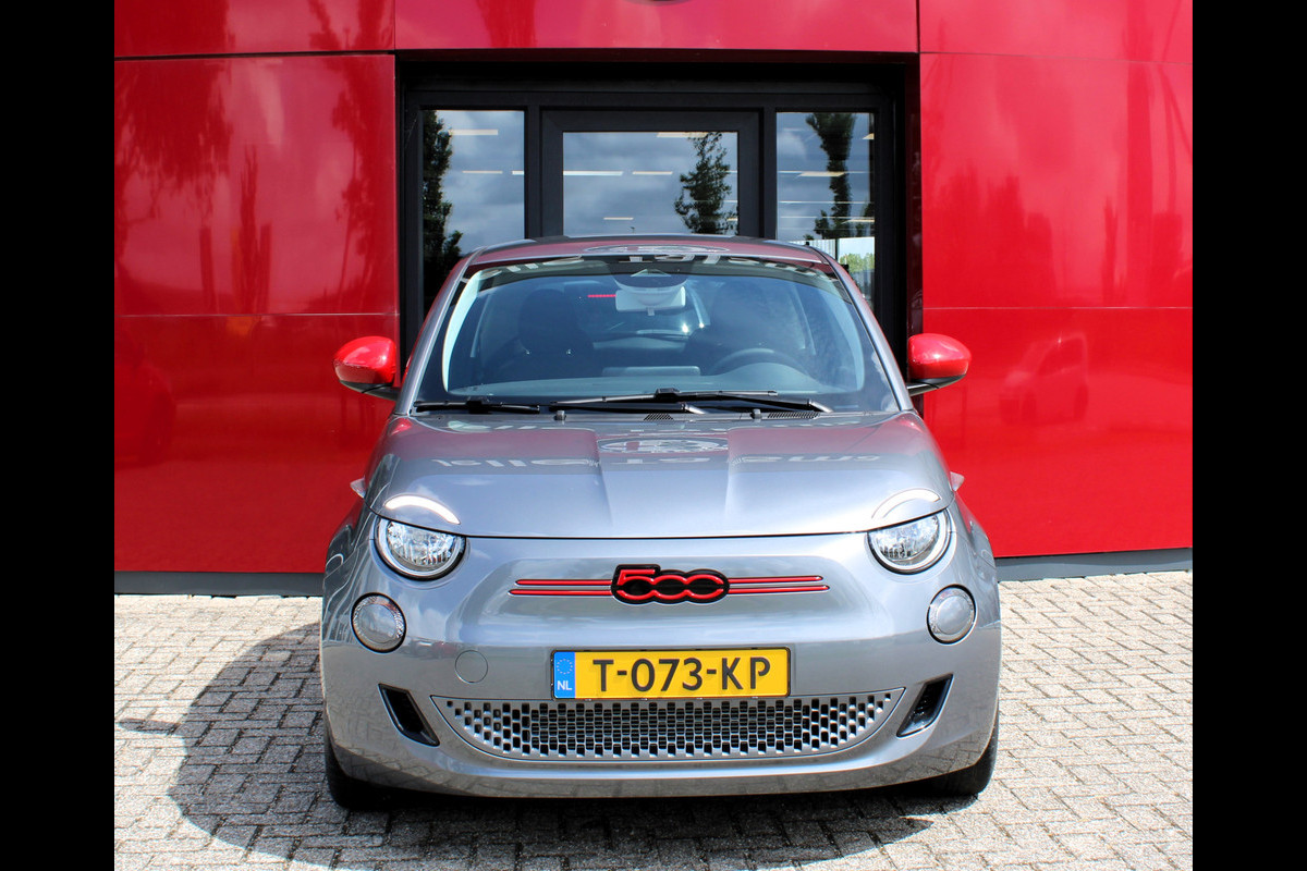 Fiat 500 RED 24 kWh | 10.25" Scherm met Apple/Android Carplay | Cruise Controle | Licht/regen sensor