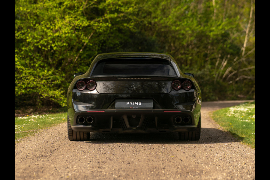 Ferrari GTC4 Lusso 6.3 V12 | Lift | Carbon Driver Zone | Pass. Display | Camera v+a | JBL